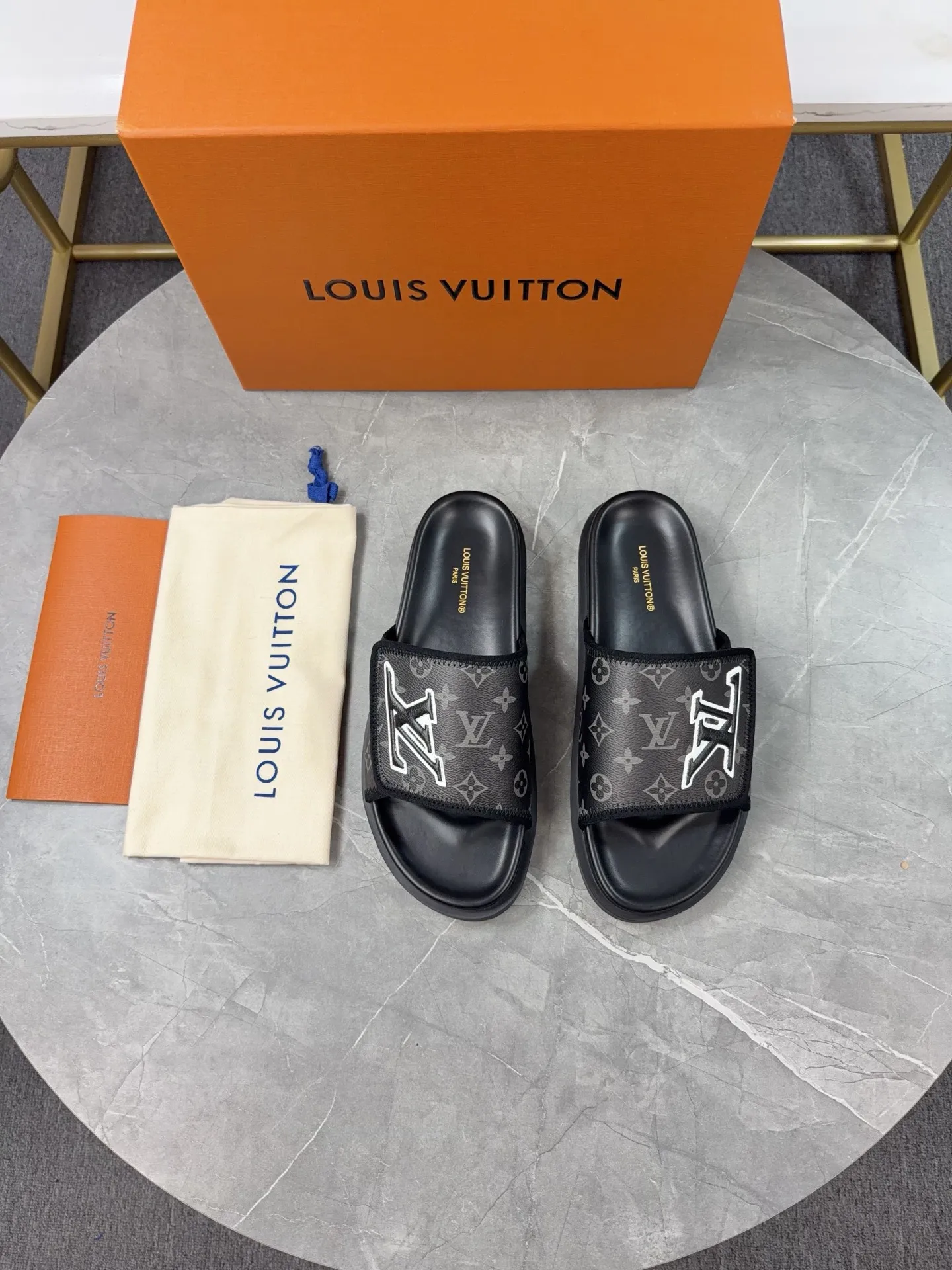 Men's Men's Shoes 💰380💰 🌈LV | Louis Vuitton ²⁰²³ 𝐬𝐬 🧡💚2025 Spring and Summer New Style Top Version‼ ️The original version is the same. The counter specializes in the latest straw slippers. Hard goods are new🆕 ❥Purchase level! Full of high-end feel! A popular model among bloggers at home and abroad, it’s retro and fashionable, and looks stunning on your feet! Mainly recommended models on the official website★ ━━━━━ ЅᏇєєt ━━━━━ ▪️Upper: original customized cowhide fabric ▪️Inner: cow lining ▪️Outsole: high-end rubber outsole ▪️Shoe size: 35-47 (46-47 customization is not returnable)